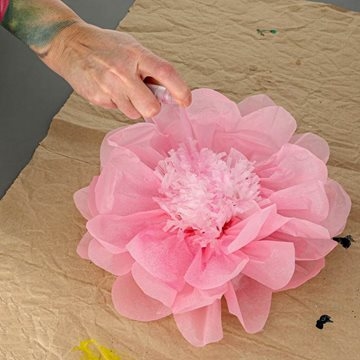 Store blomster af silkepapir