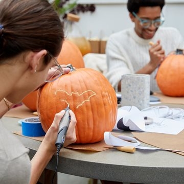 Lav mønstre i halloween græskar